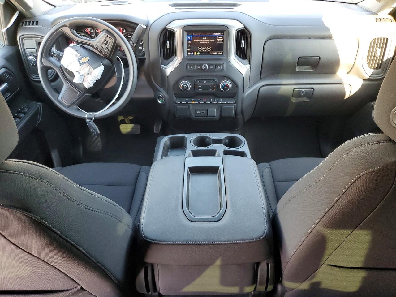 2025 CHEVROLET SILVERADO C1500 CUSTOM photo 8