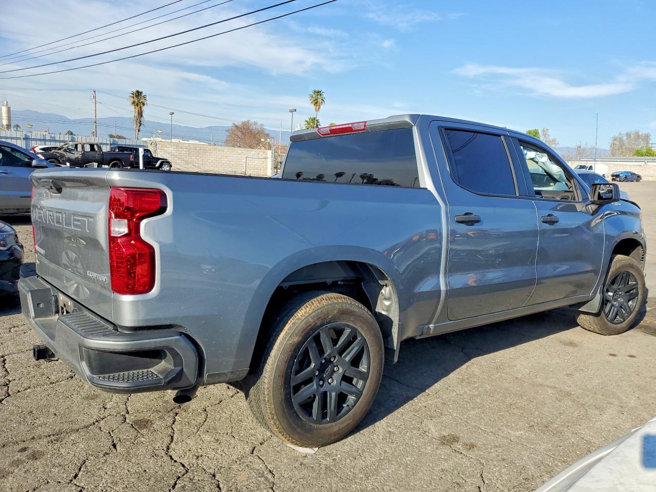 2025 CHEVROLET SILVERADO C1500 CUSTOM photo 3