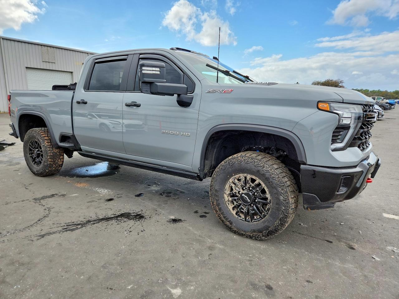 2025 CHEVROLET SILVERADO K2500 ZR2 photo 4