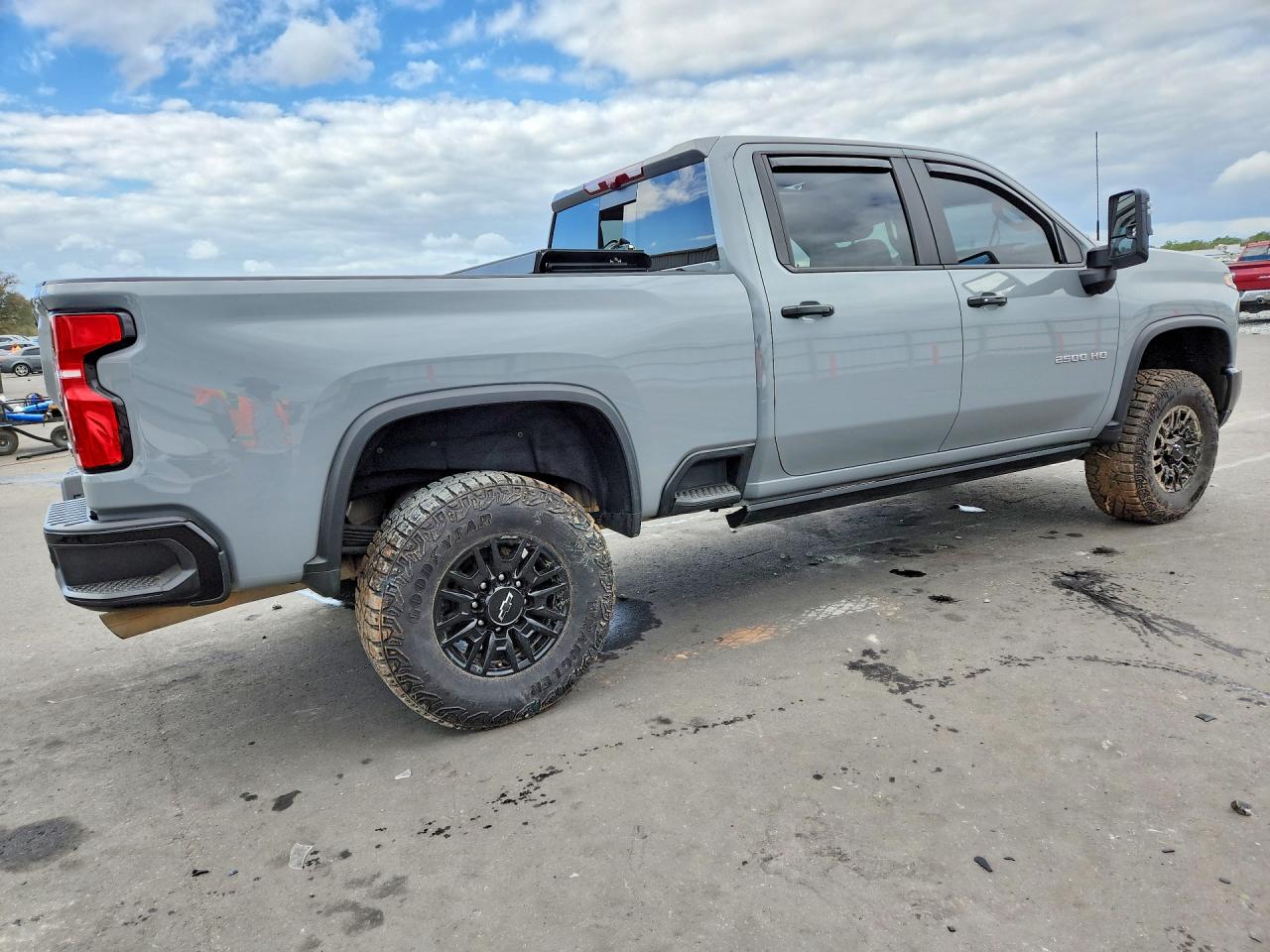 2025 CHEVROLET SILVERADO K2500 ZR2 photo 3