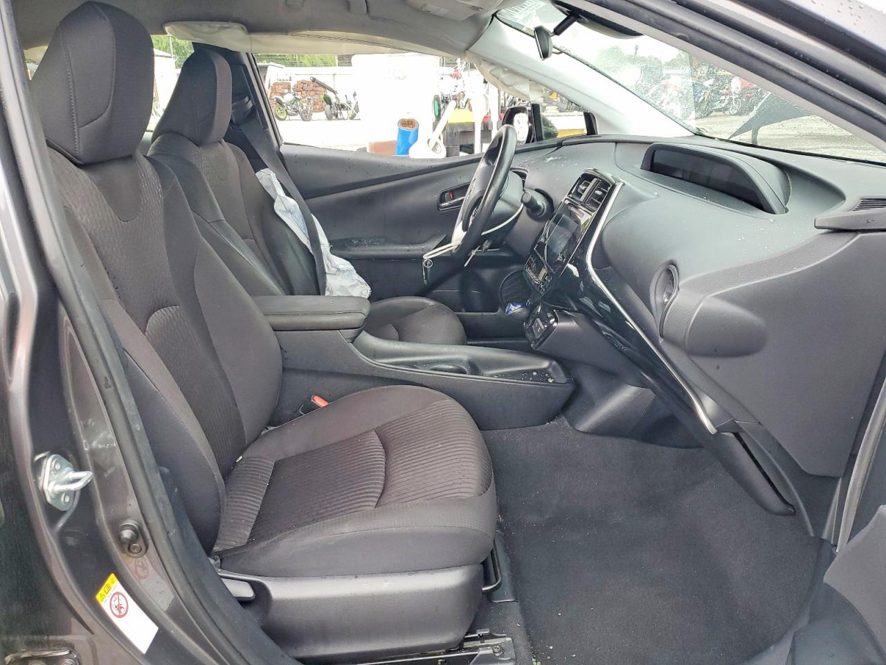 2018 TOYOTA PRIUS TWO photo 13
