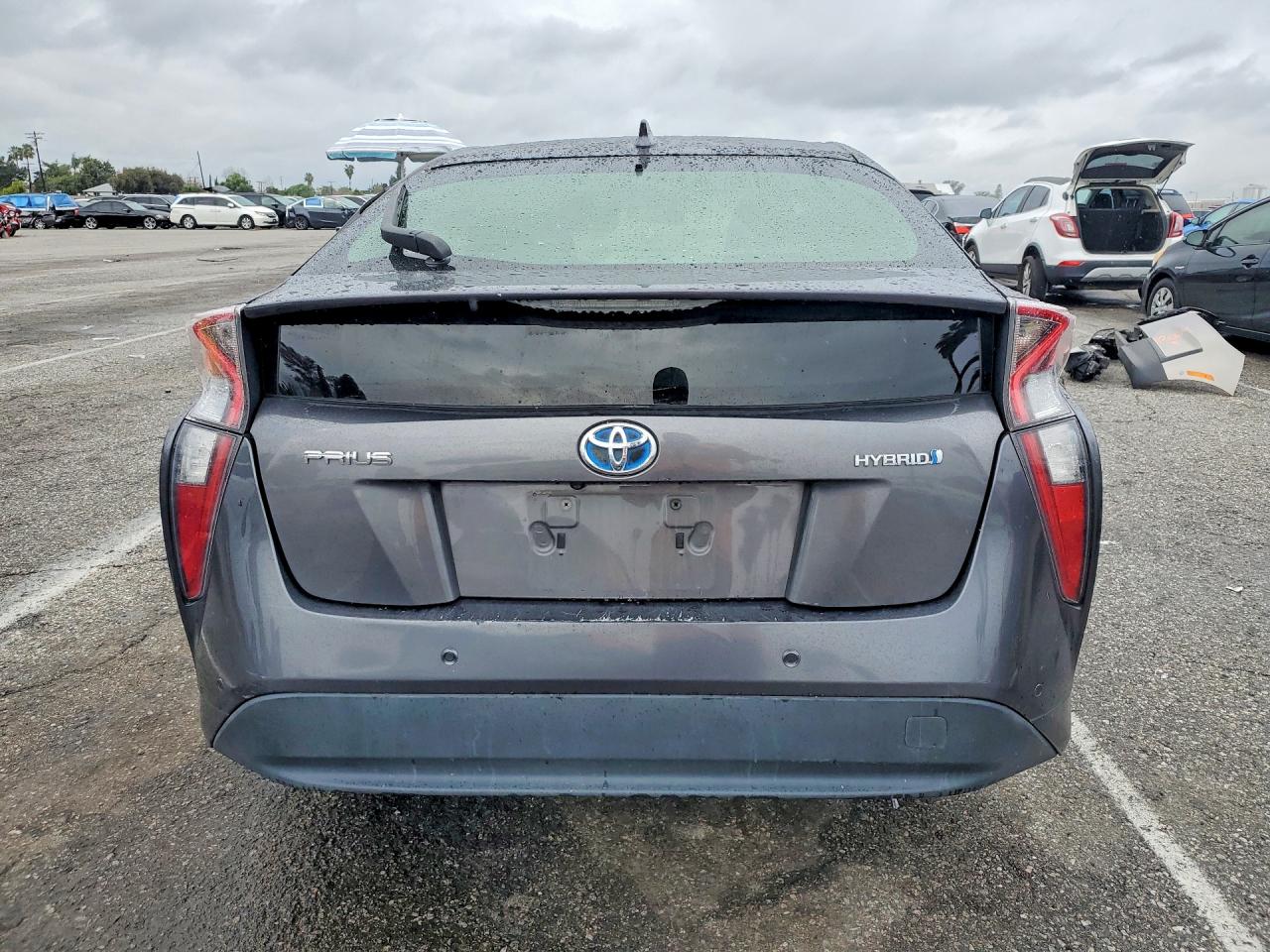 2018 TOYOTA PRIUS TWO photo 11