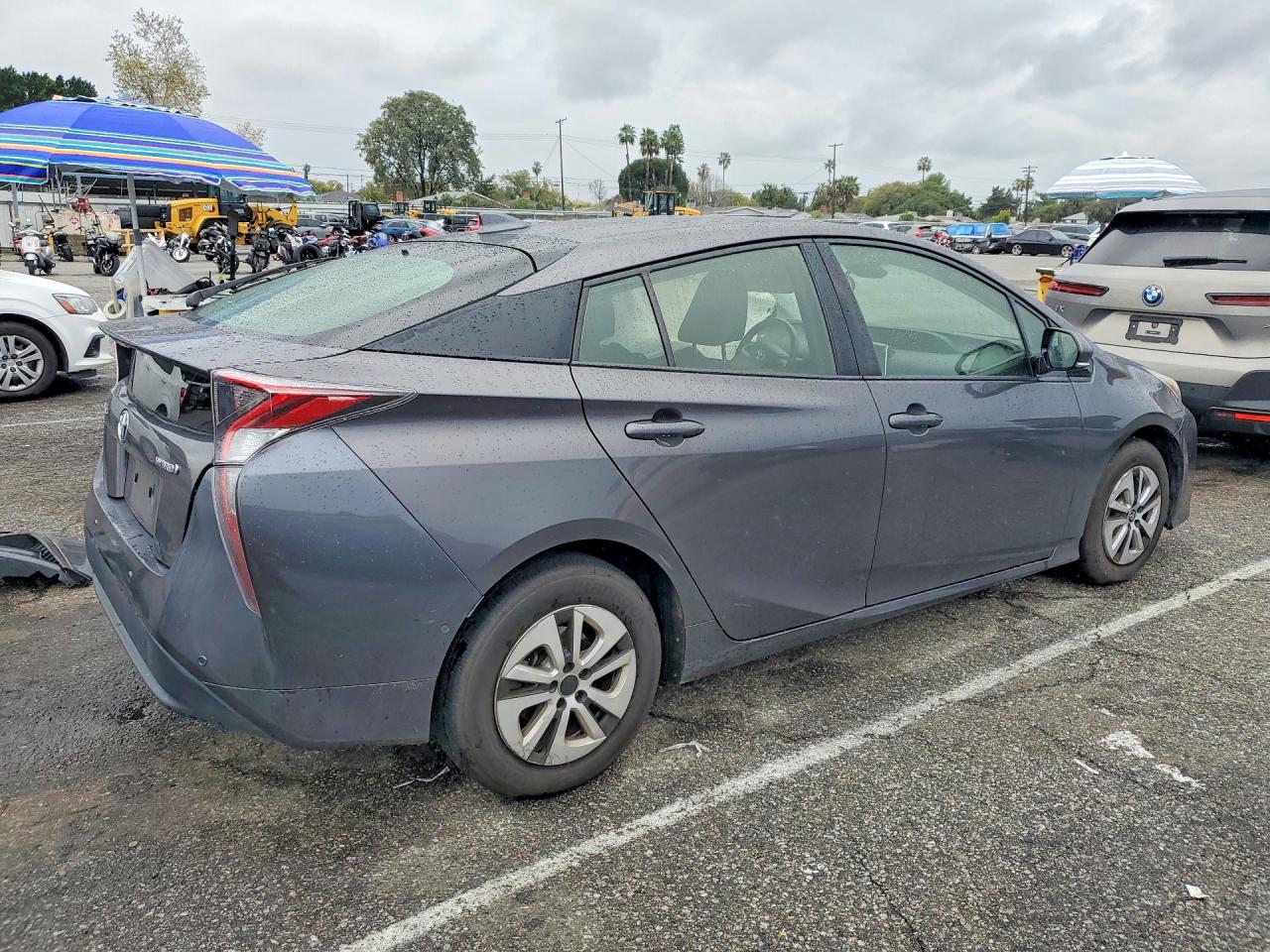 2018 TOYOTA PRIUS TWO photo 5