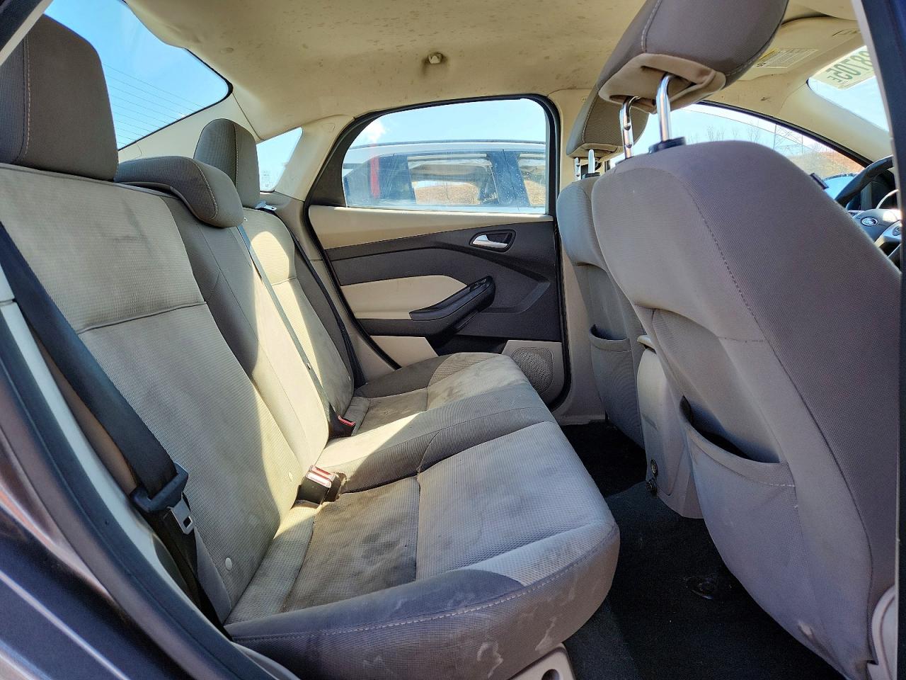 2014 FORD FOCUS SE photo 28
