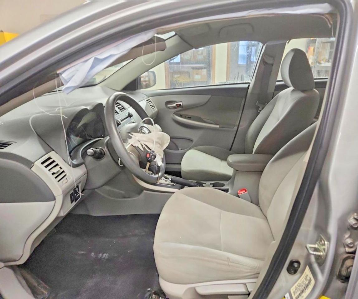 2010 TOYOTA COROLLA LE photo 7