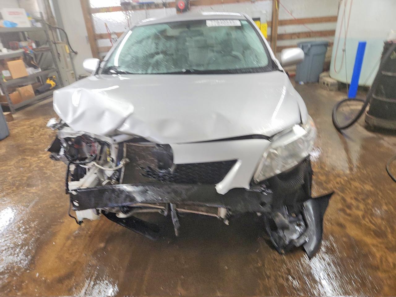 2010 TOYOTA COROLLA LE photo 5