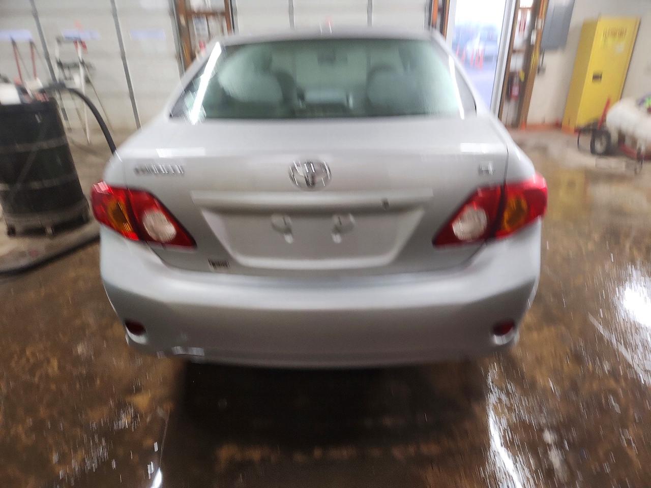 2010 TOYOTA COROLLA LE photo 6