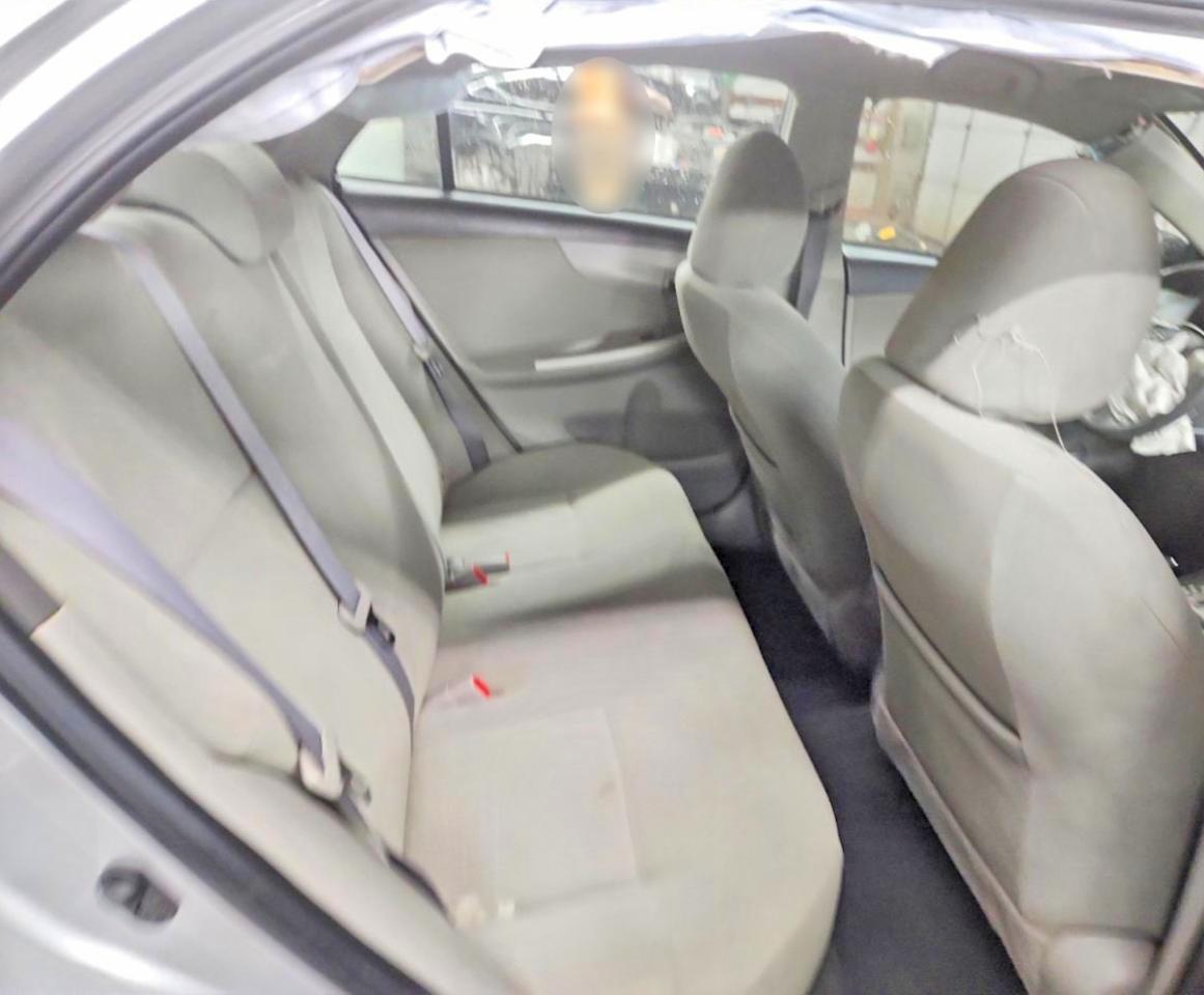 2010 TOYOTA COROLLA LE photo 10