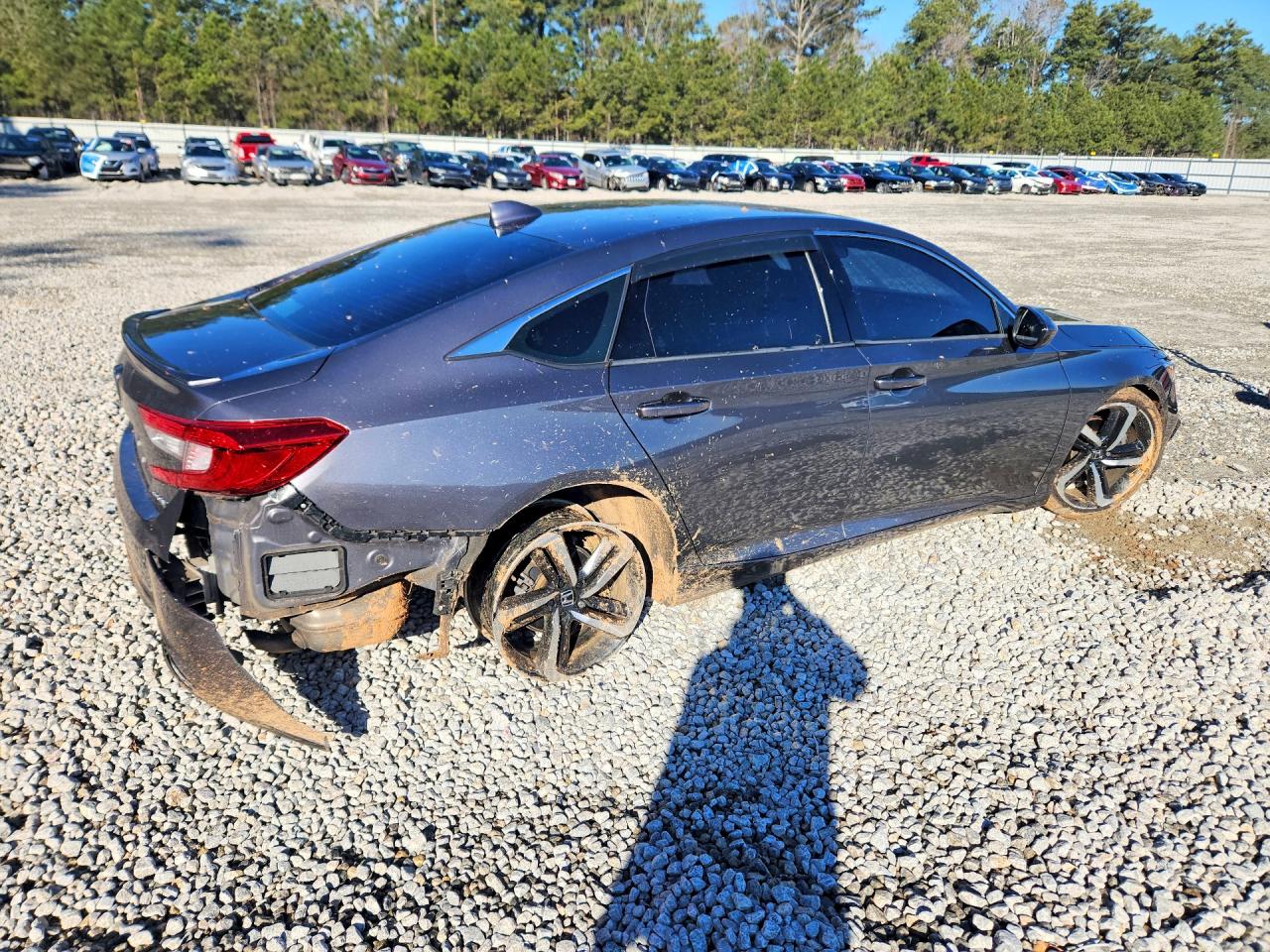 2018 HONDA ACCORD SPORT photo 3
