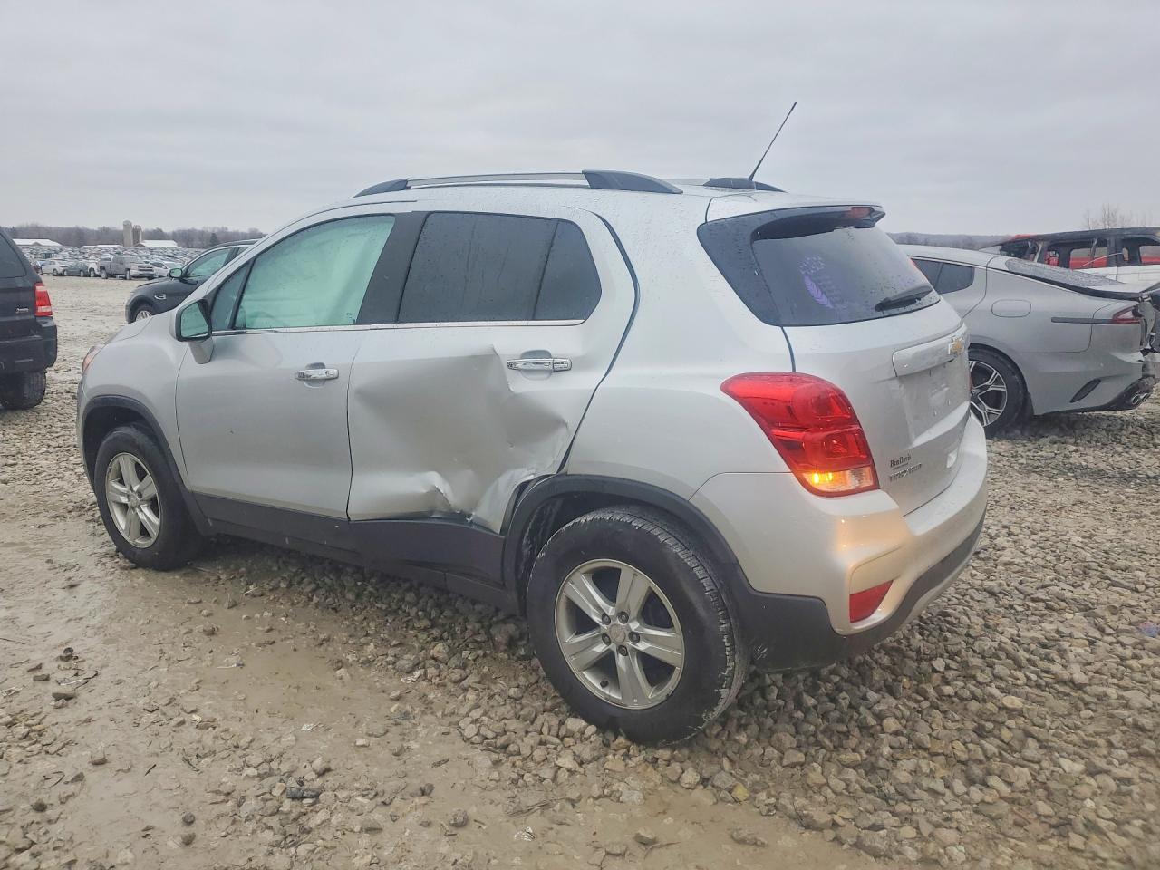 2017 CHEVROLET TRAX 1LT photo 4