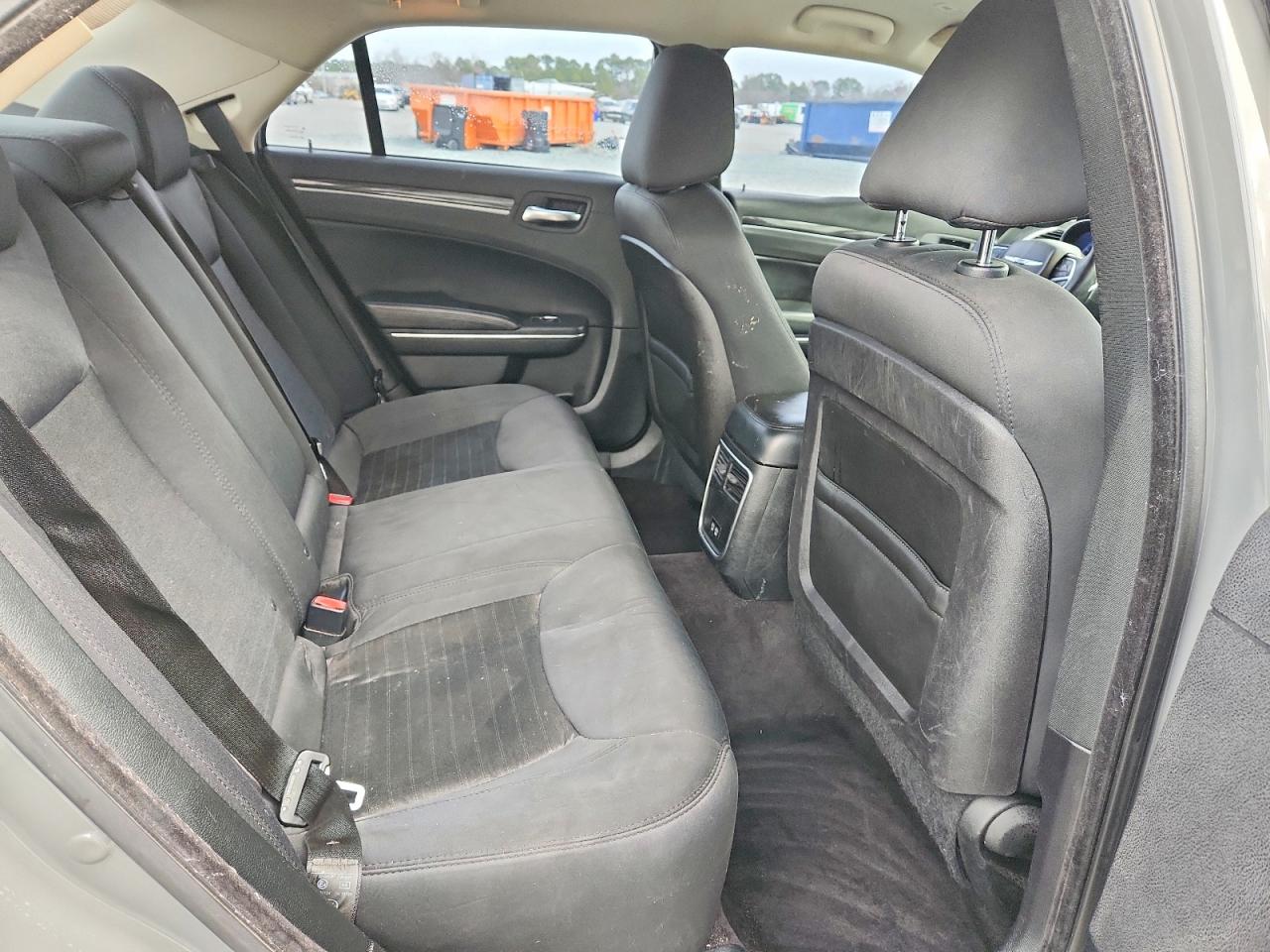 2018 CHRYSLER 300 TOURING photo 28