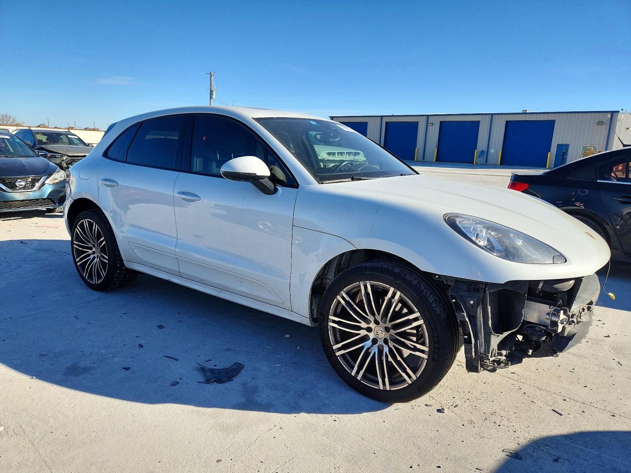 2016 PORSCHE MACAN TURBO photo 10