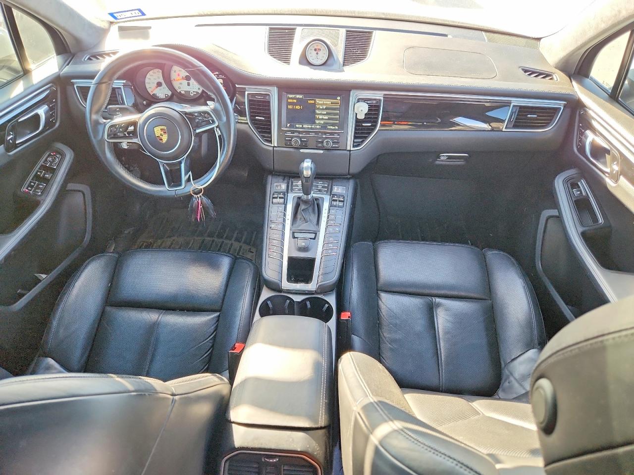 2016 PORSCHE MACAN TURBO photo 22