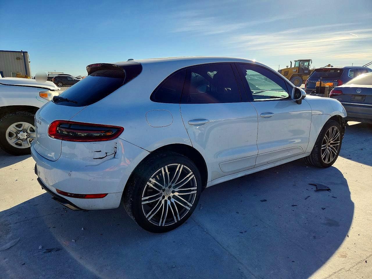 2016 PORSCHE MACAN TURBO photo 7