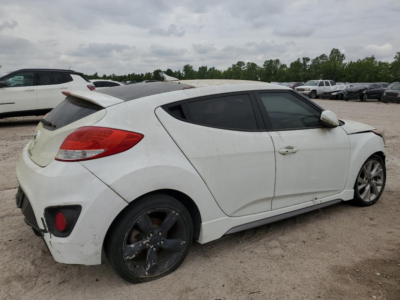 2016 HYUNDAI VELOSTER TURBO photo 7