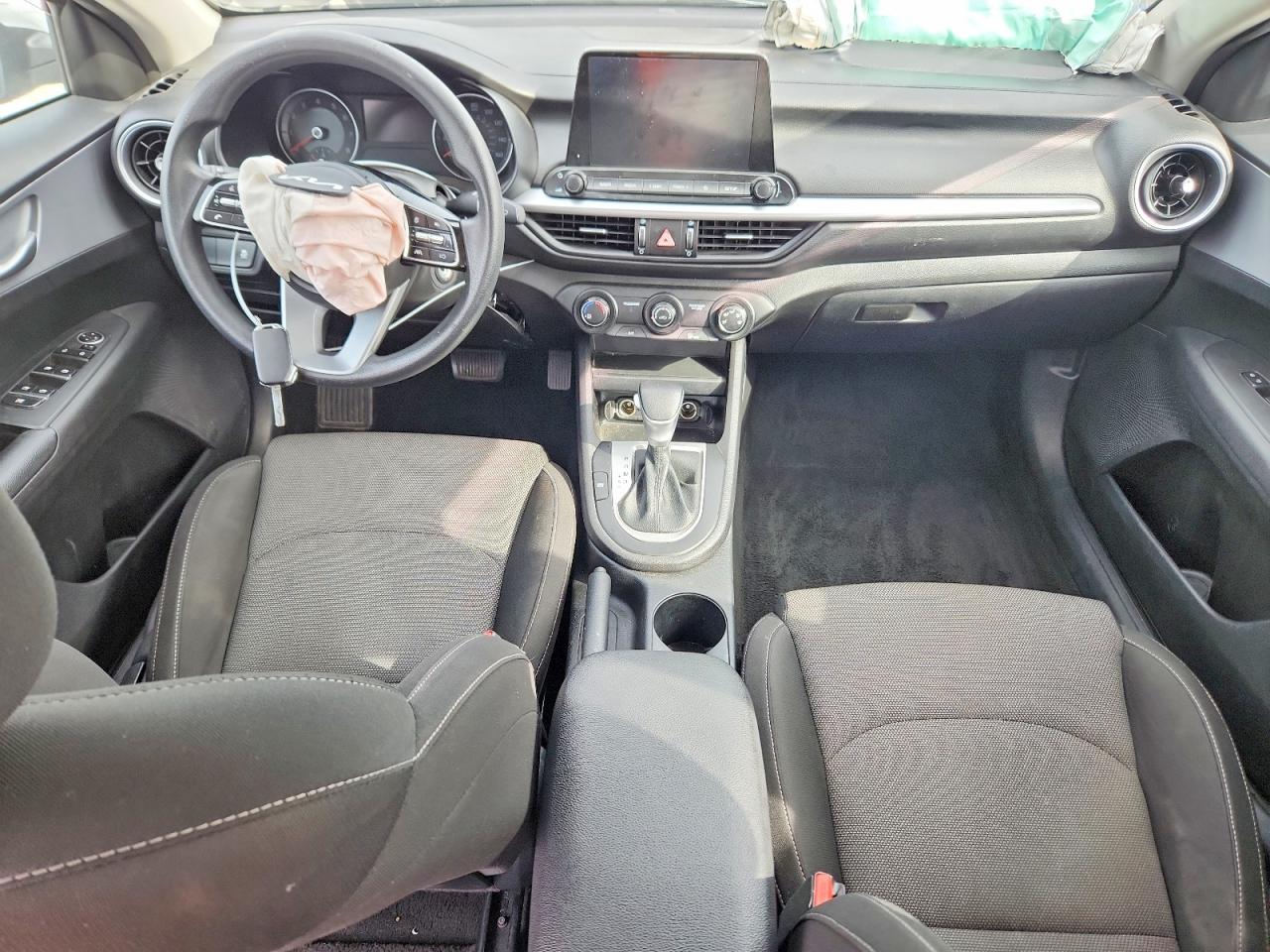 2023 KIA FORTE LXS photo 8
