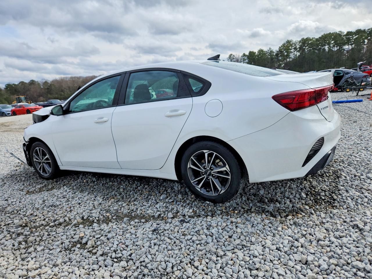 2023 KIA FORTE LXS photo 2