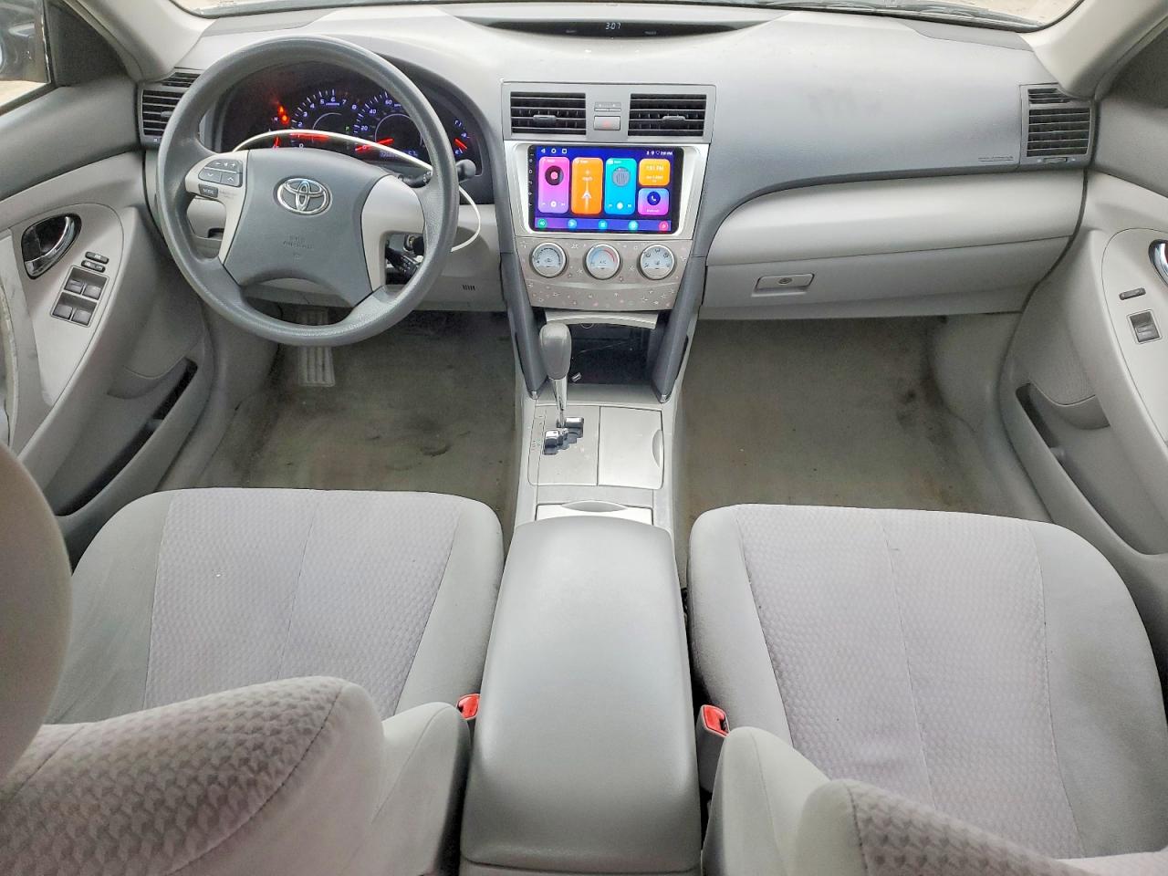 2011 TOYOTA CAMRY LE photo 8