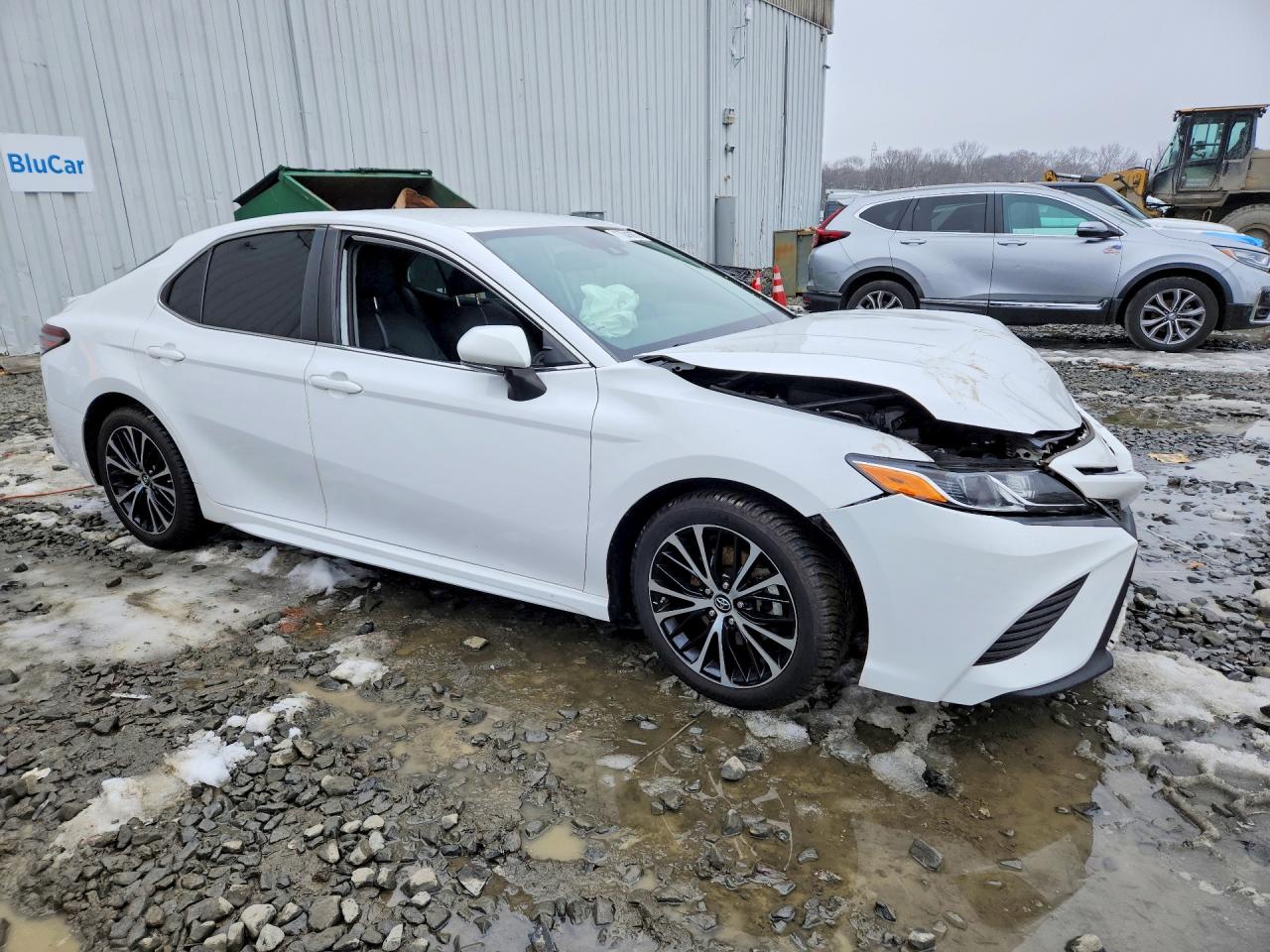 2019 TOYOTA CAMRY SE photo 4