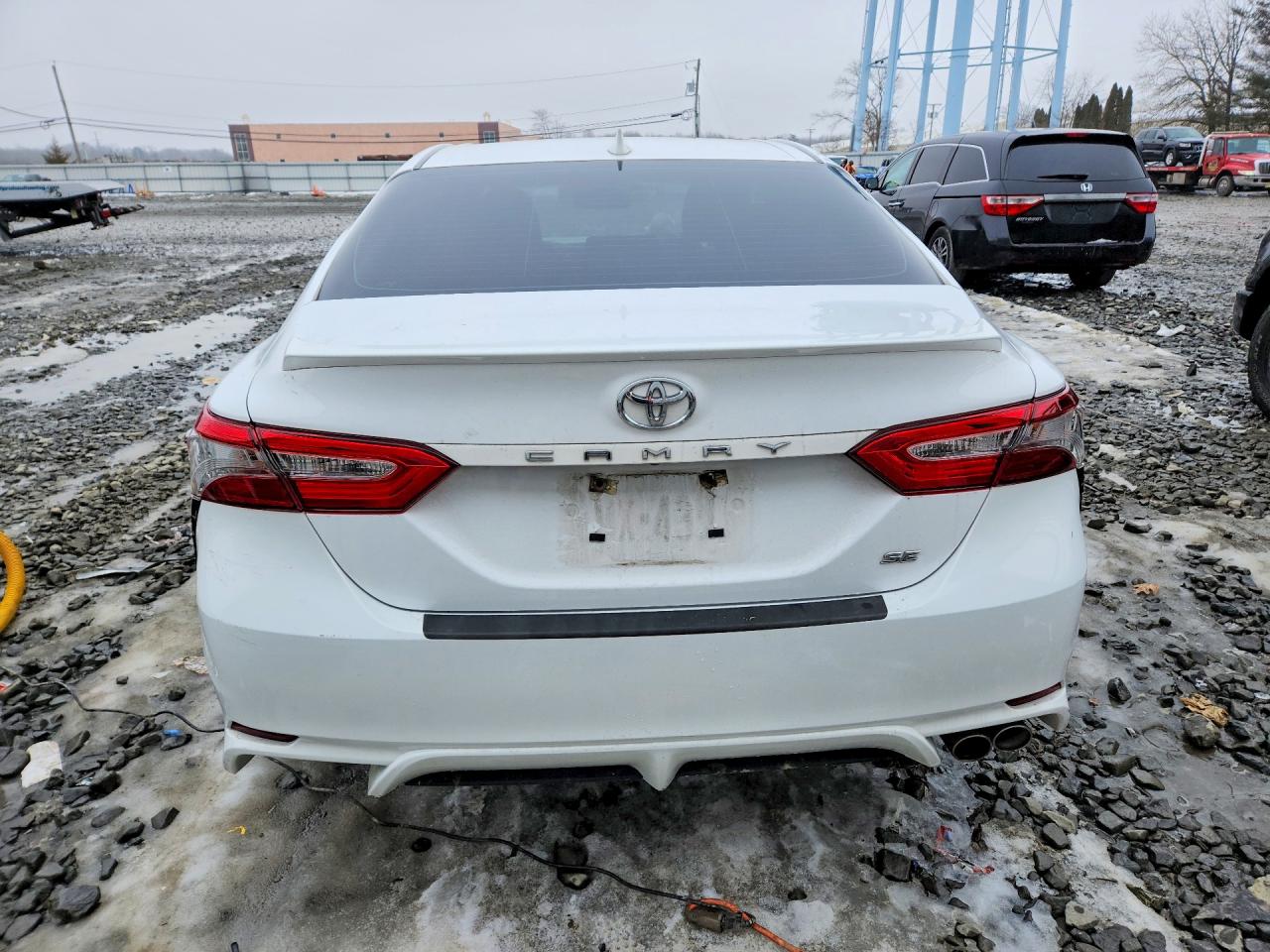 2019 TOYOTA CAMRY SE photo 6