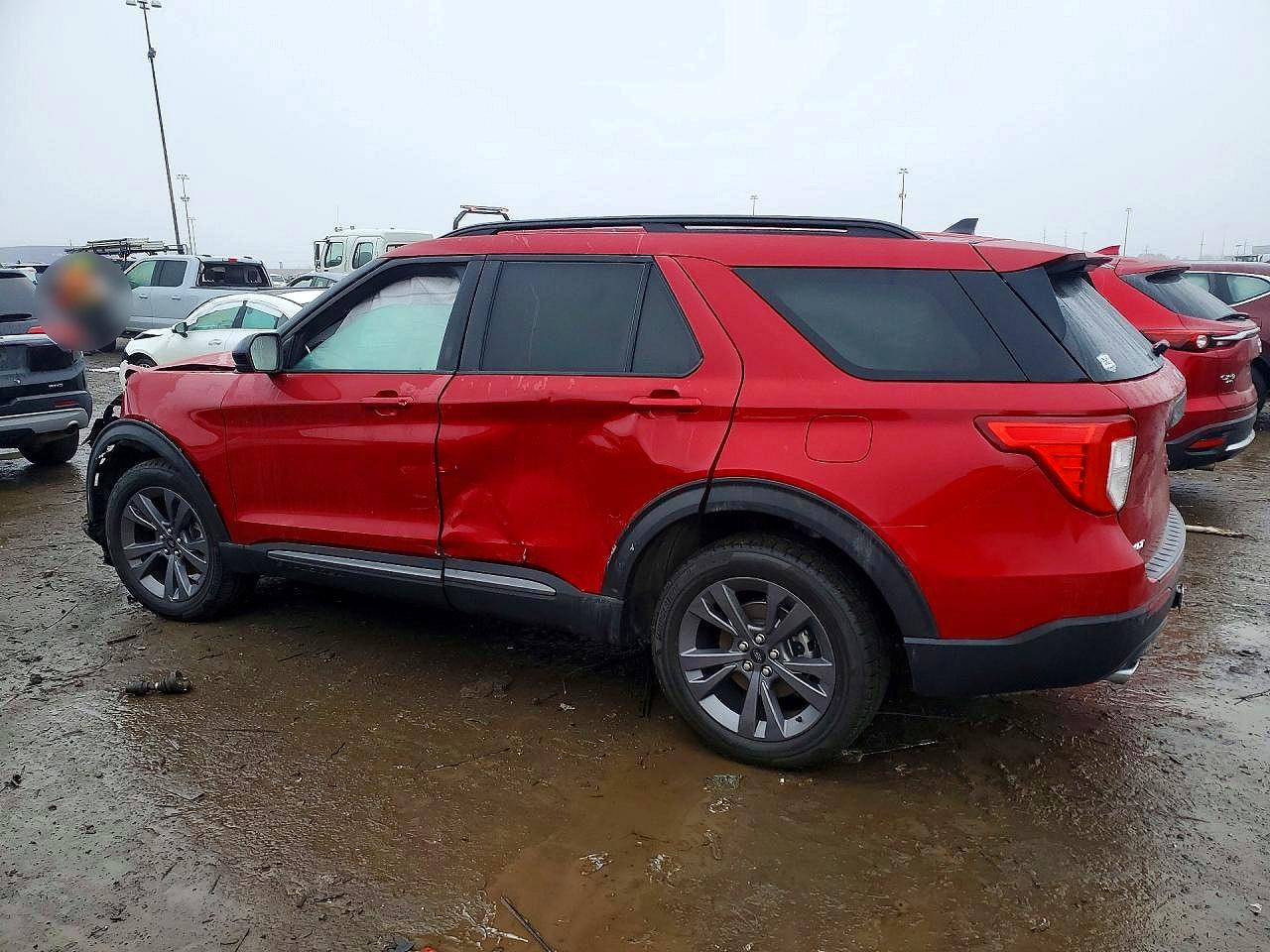 2024 FORD EXPLORER XLT photo 2