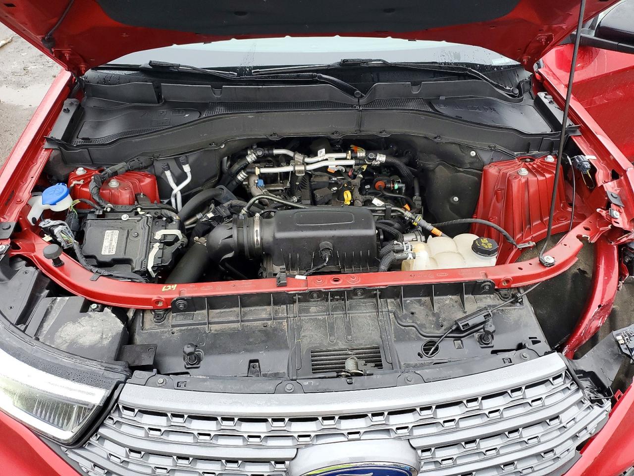 2024 FORD EXPLORER XLT photo 12