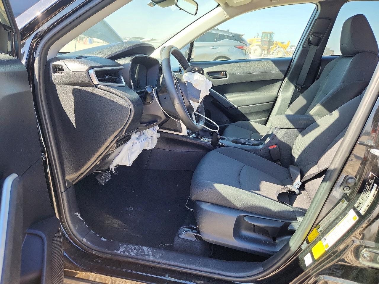 2022 TOYOTA COROLLA CROSS LE photo 7