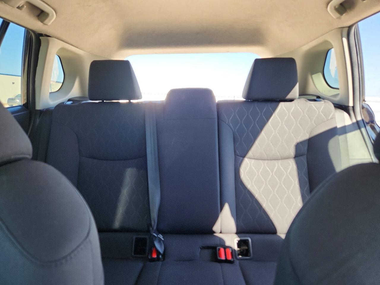 2022 TOYOTA COROLLA CROSS LE photo 10