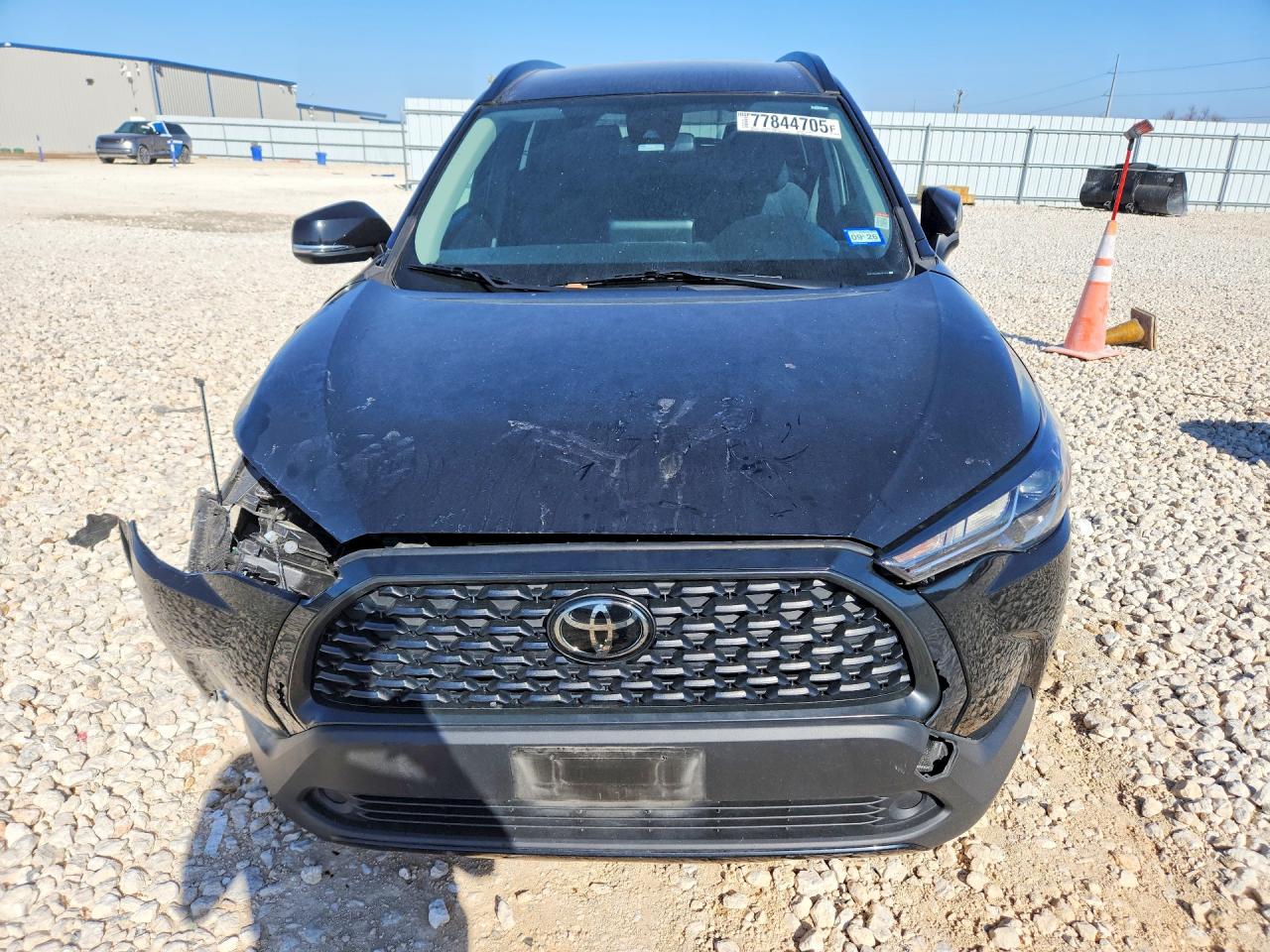 2022 TOYOTA COROLLA CROSS LE photo 5