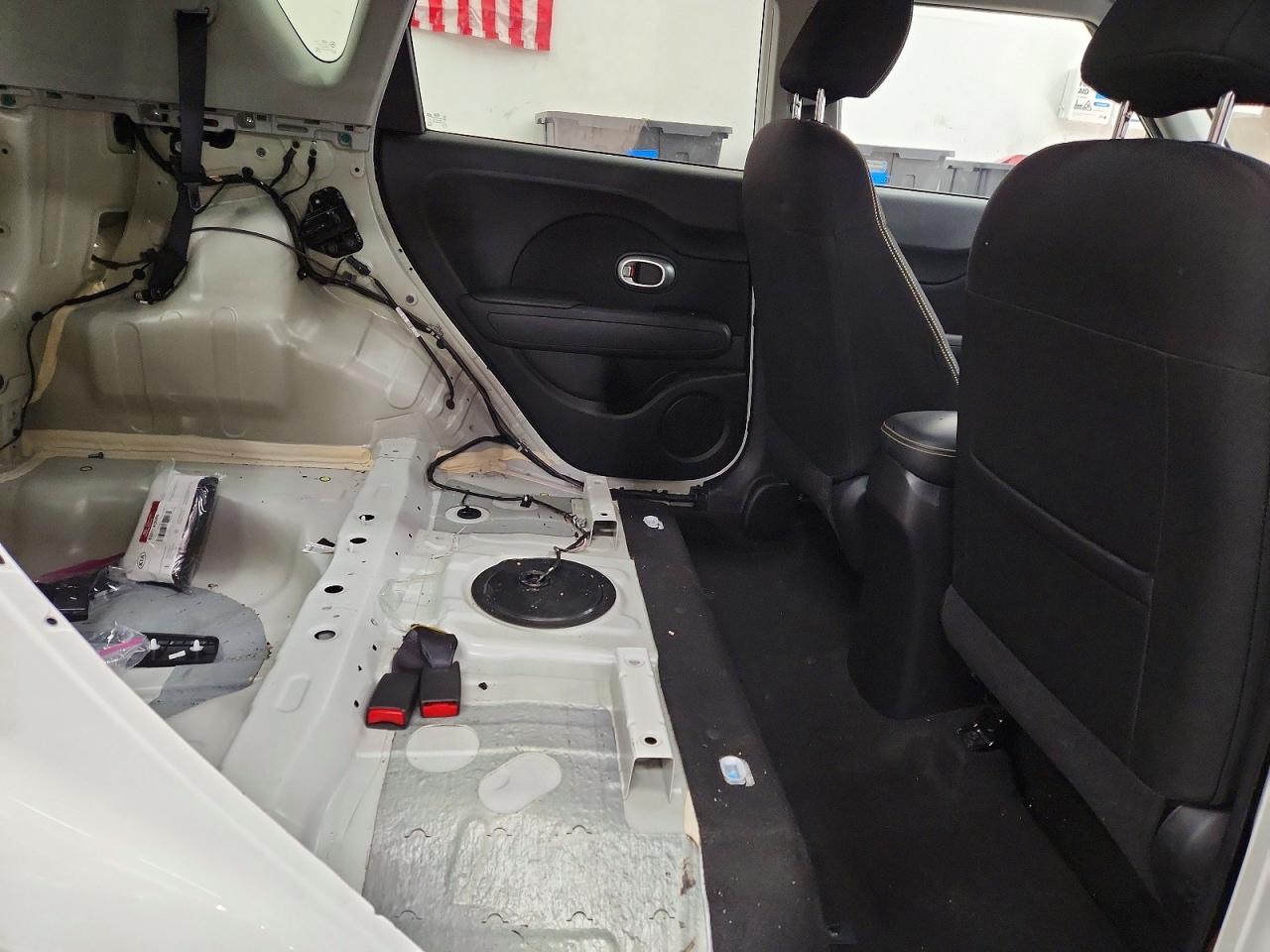 2015 KIA SOUL + photo 11