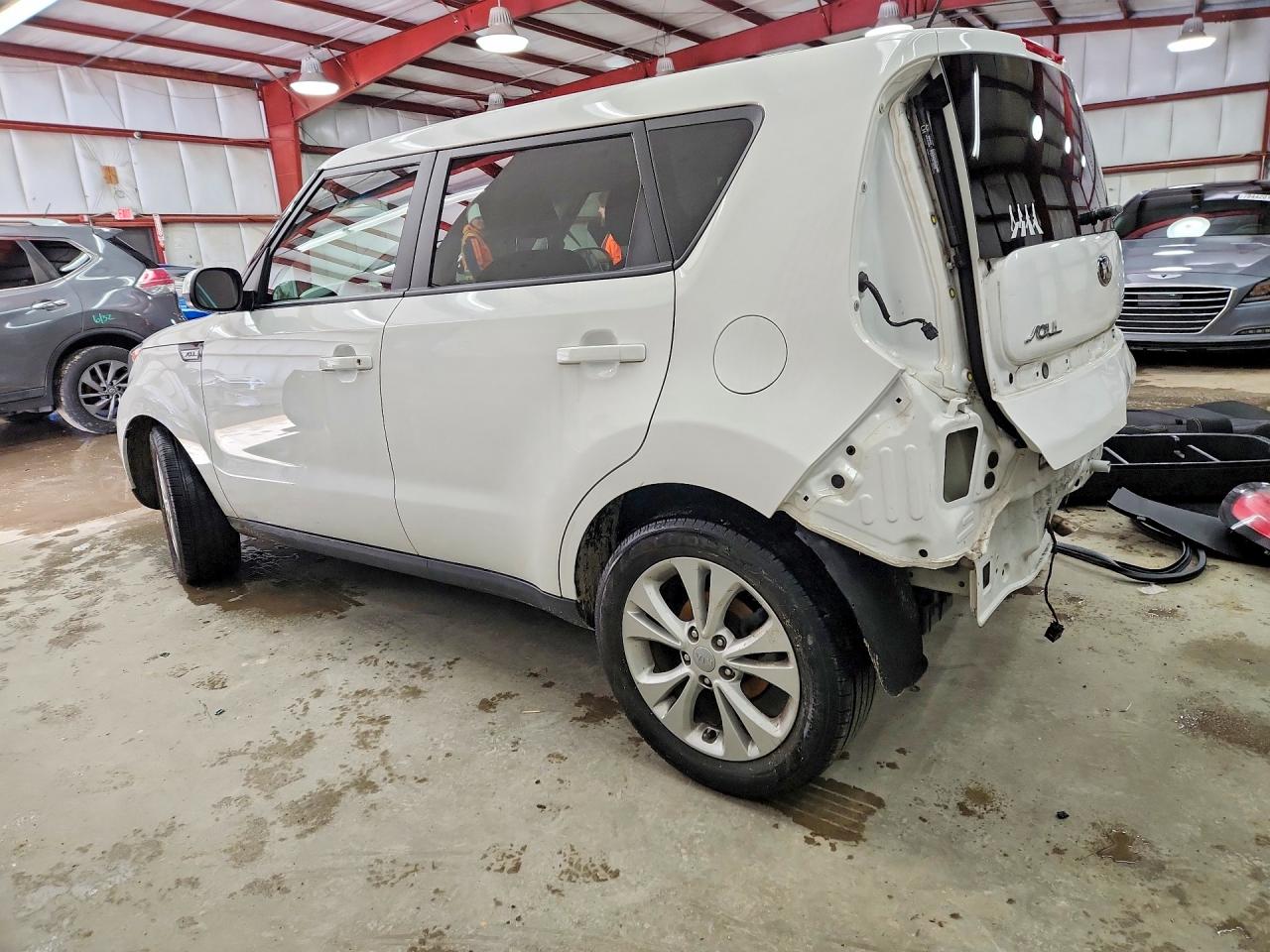 2015 KIA SOUL + photo 2