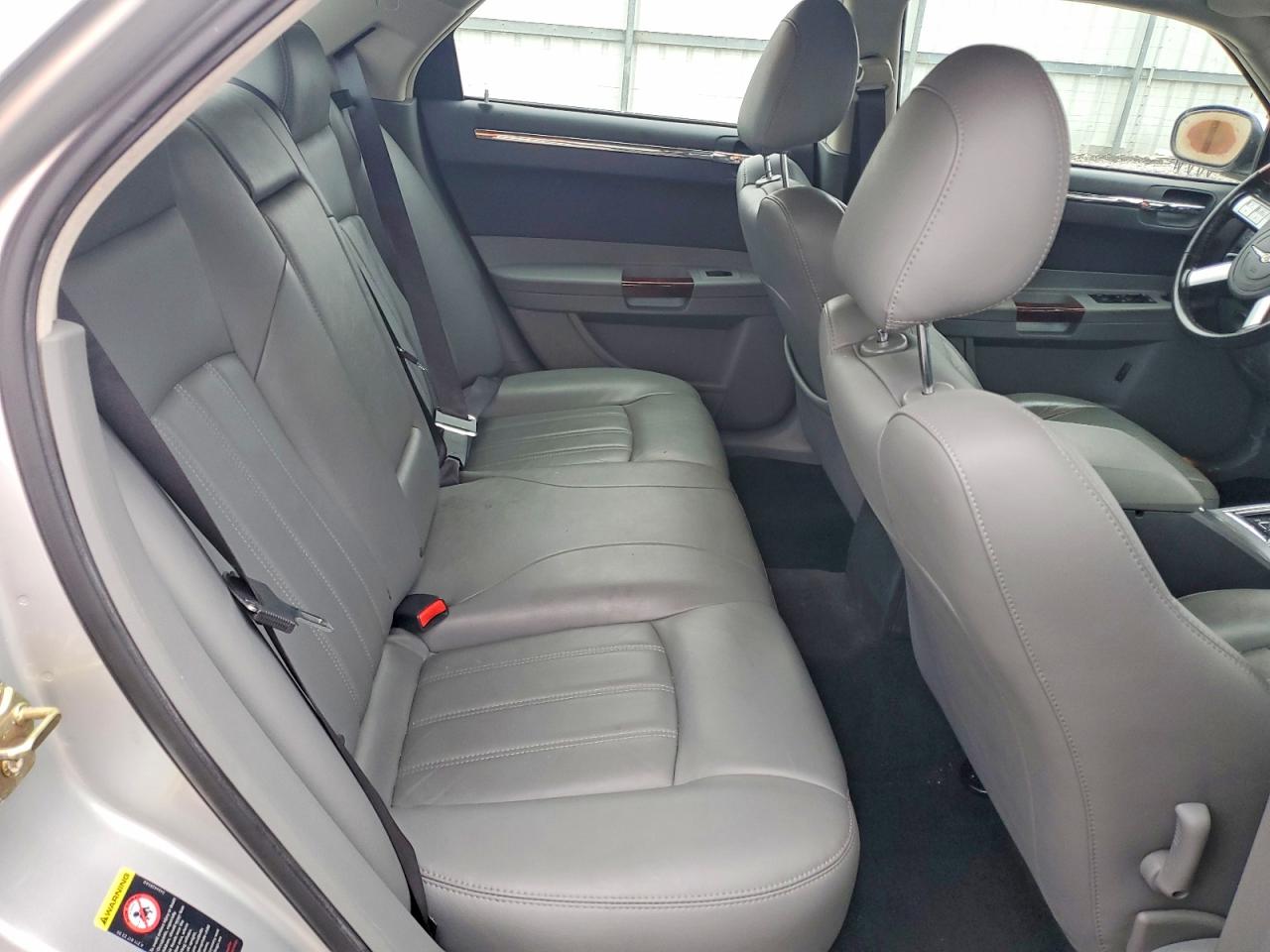 2005 CHRYSLER 300C photo 28