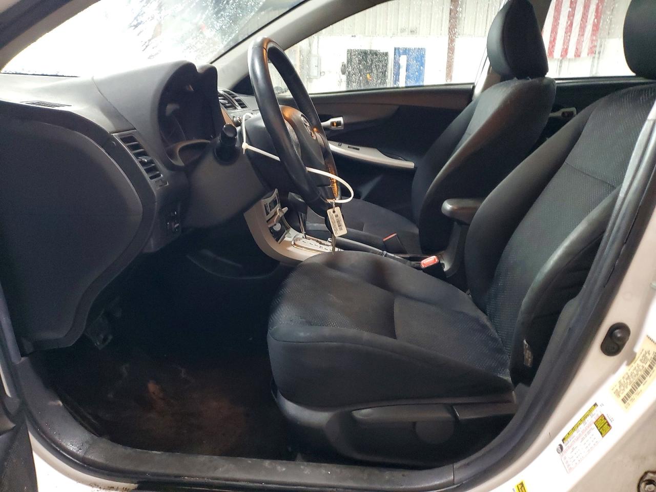2010 TOYOTA COROLLA S photo 7