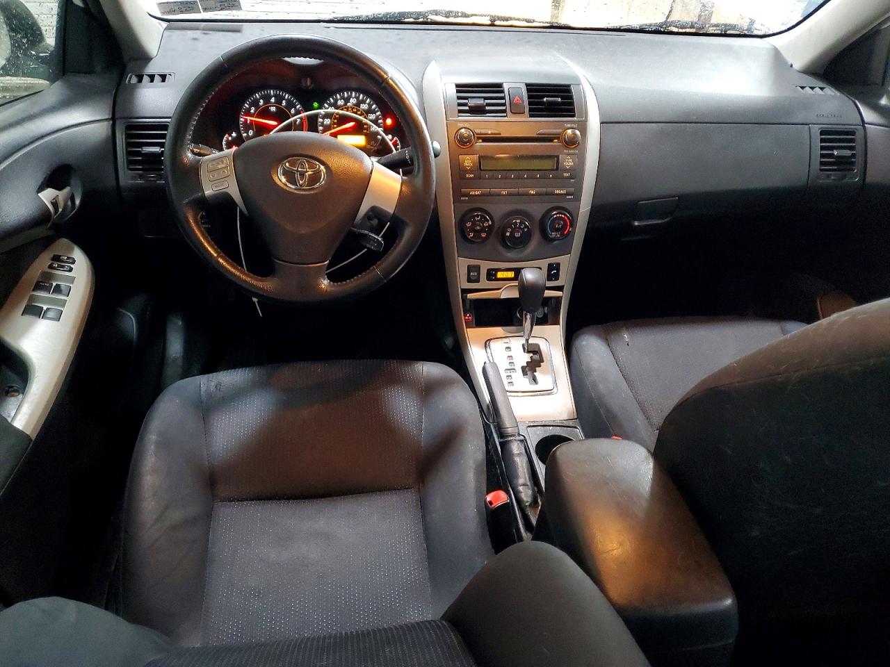 2010 TOYOTA COROLLA S photo 8