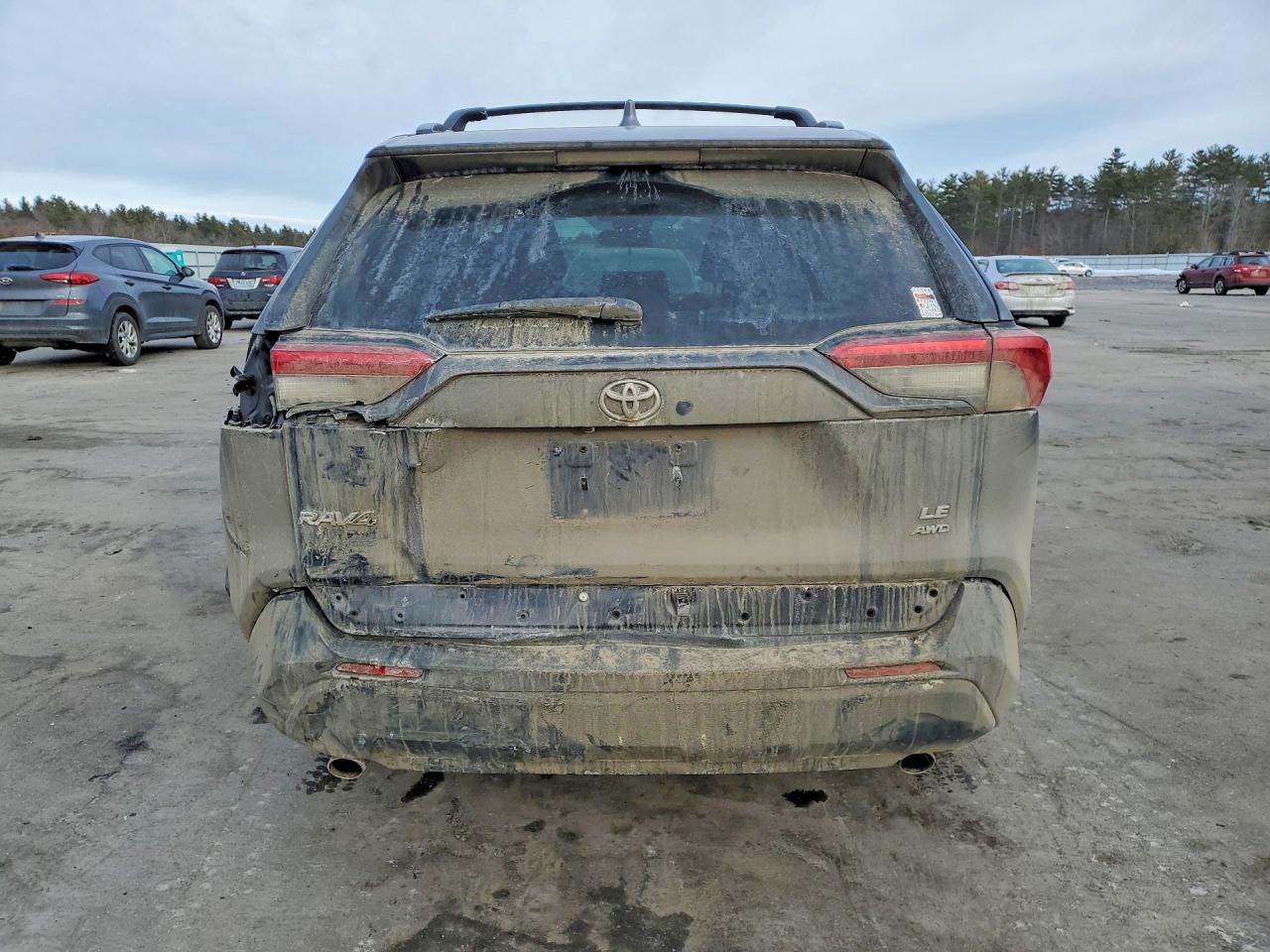 2021 TOYOTA RAV4 LE photo 6