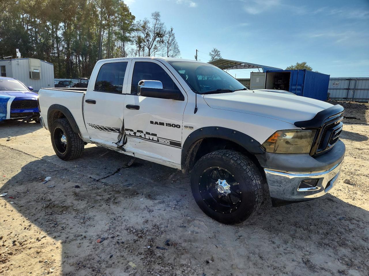 2011 DODGE RAM 1500 photo 4