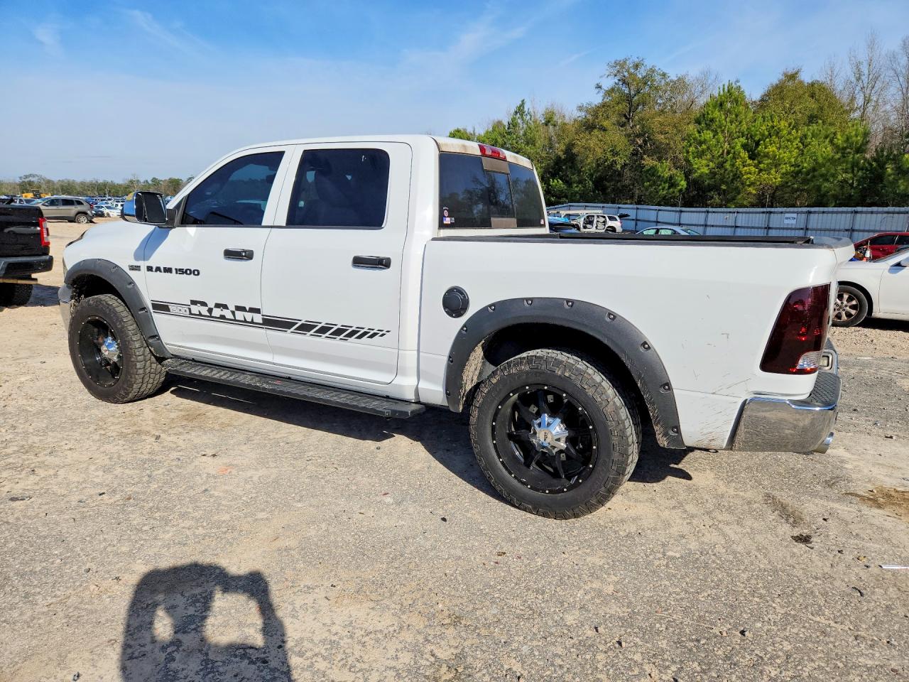 2011 DODGE RAM 1500 photo 2