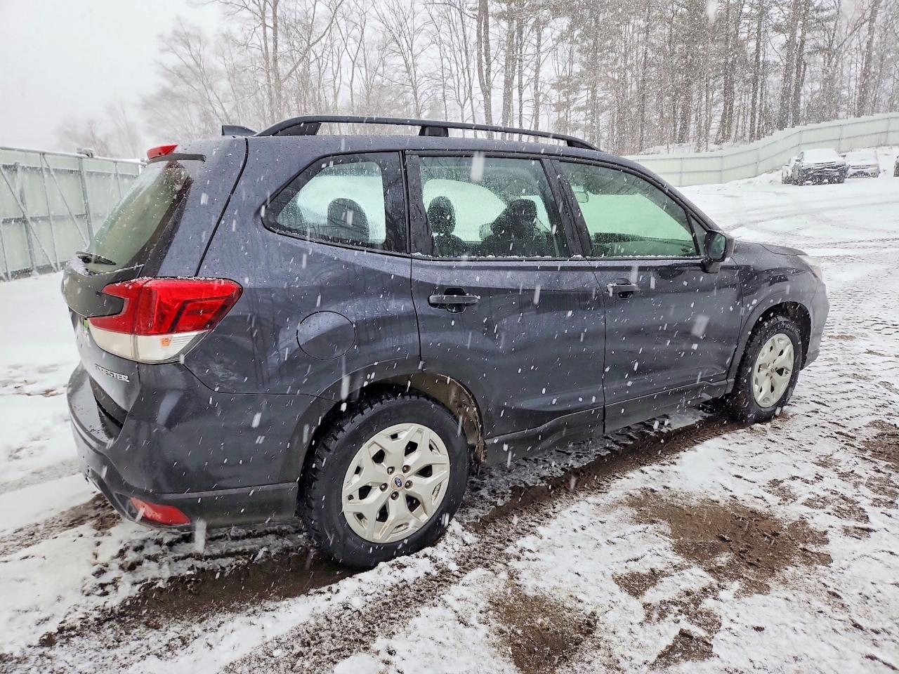 2019 SUBARU FORESTER photo 5