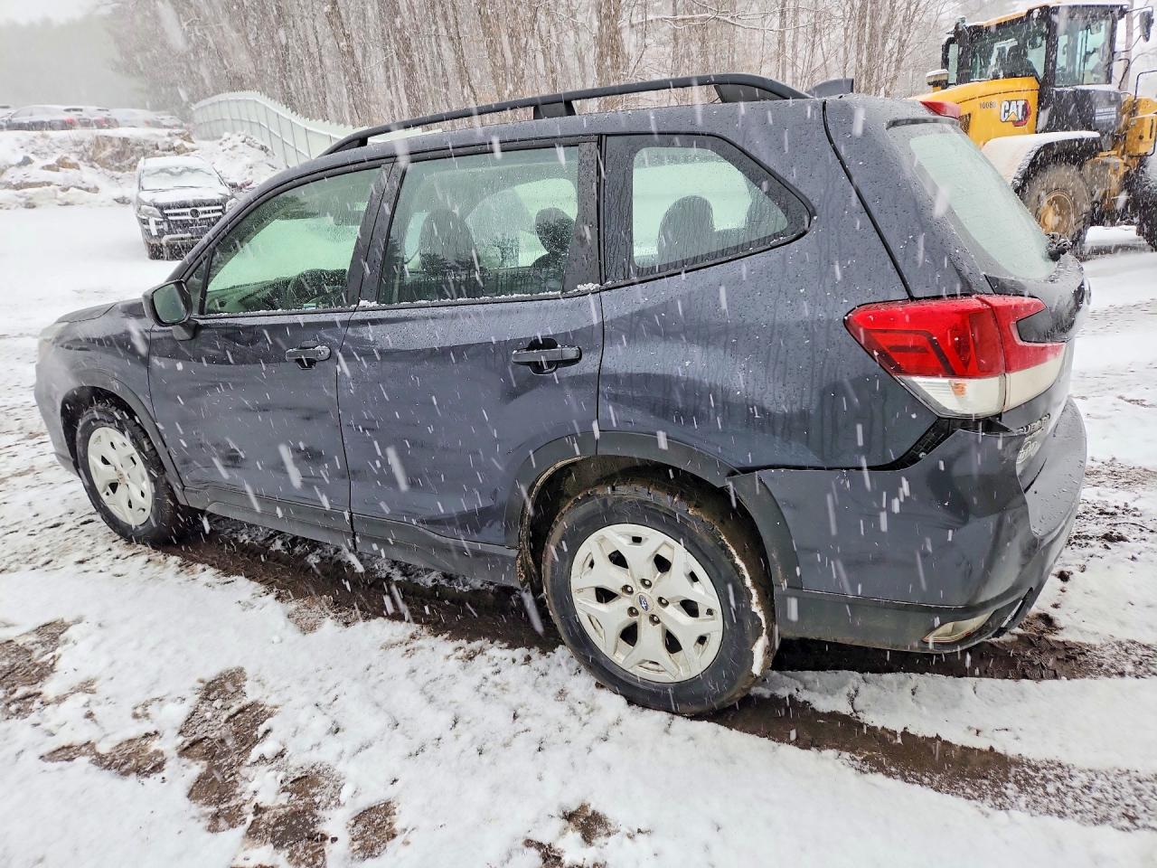 2019 SUBARU FORESTER photo 3