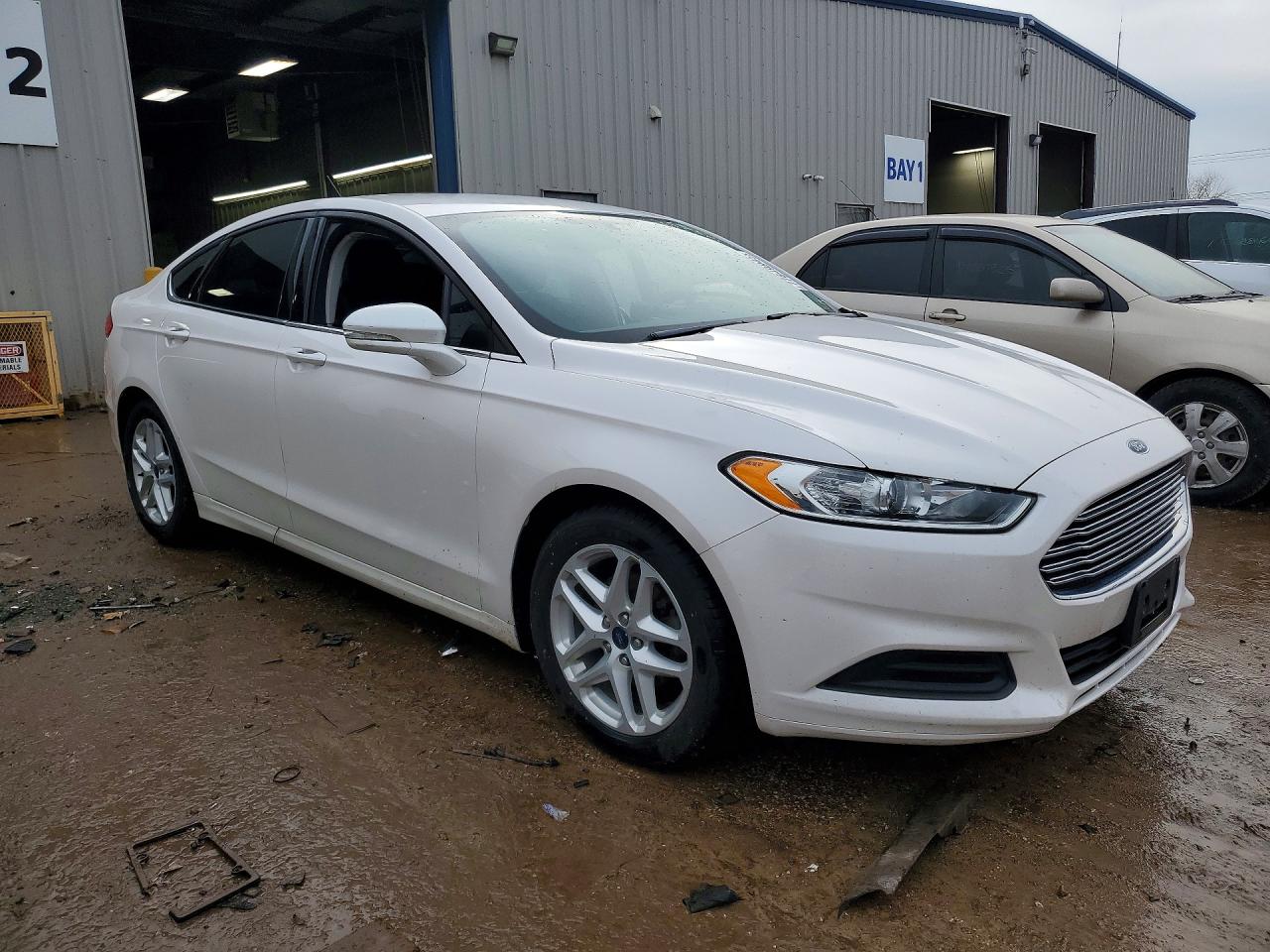 2016 FORD FUSION SE photo 4