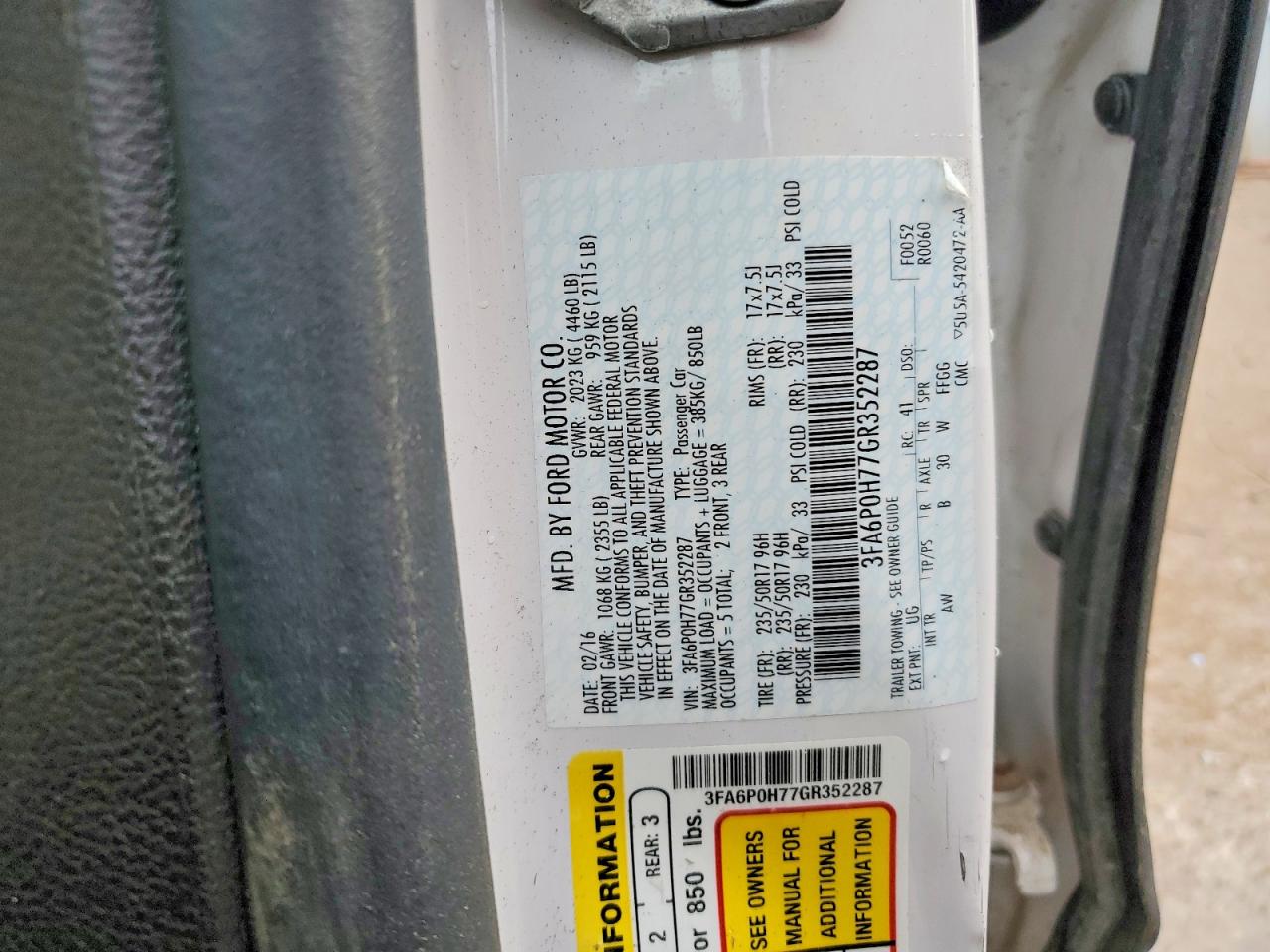 2016 FORD FUSION SE photo 12