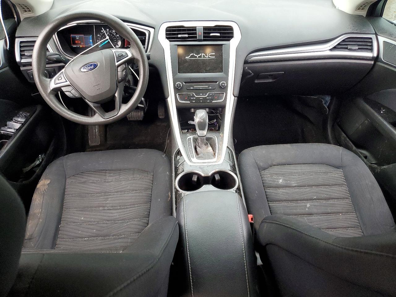 2016 FORD FUSION SE photo 8