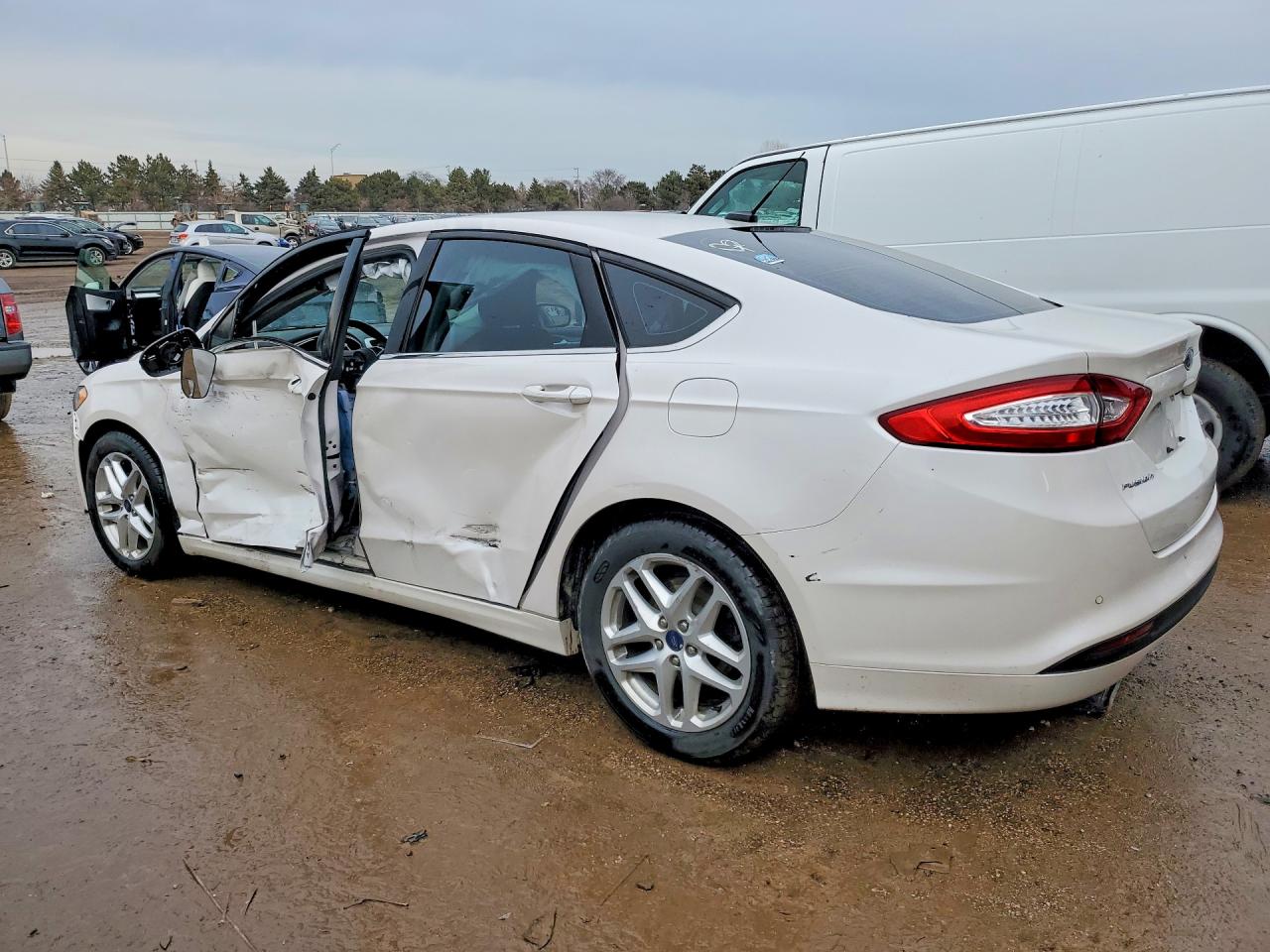 2016 FORD FUSION SE photo 2