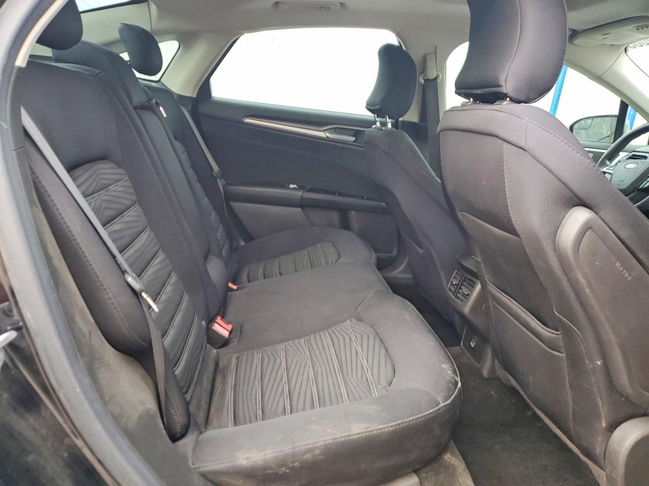 2016 FORD FUSION SE photo 19