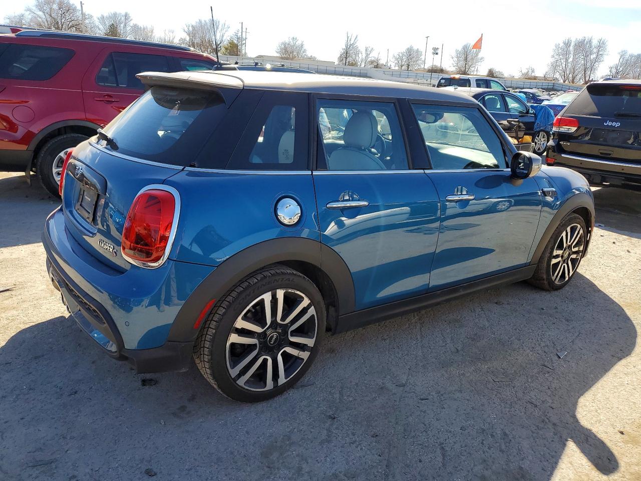 2022 MINI COOPER S photo 3