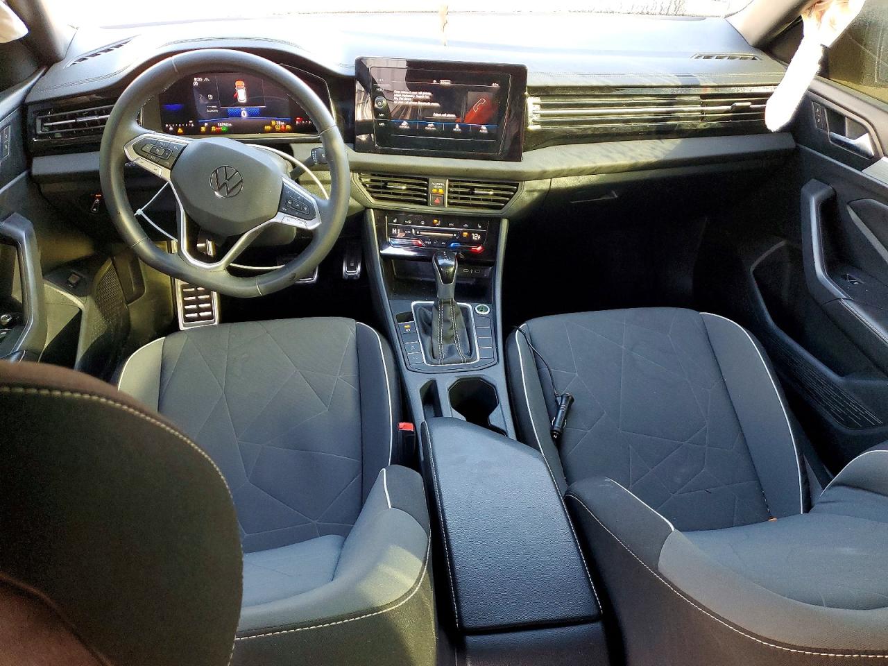 2025 VOLKSWAGEN JETTA SPORT photo 15