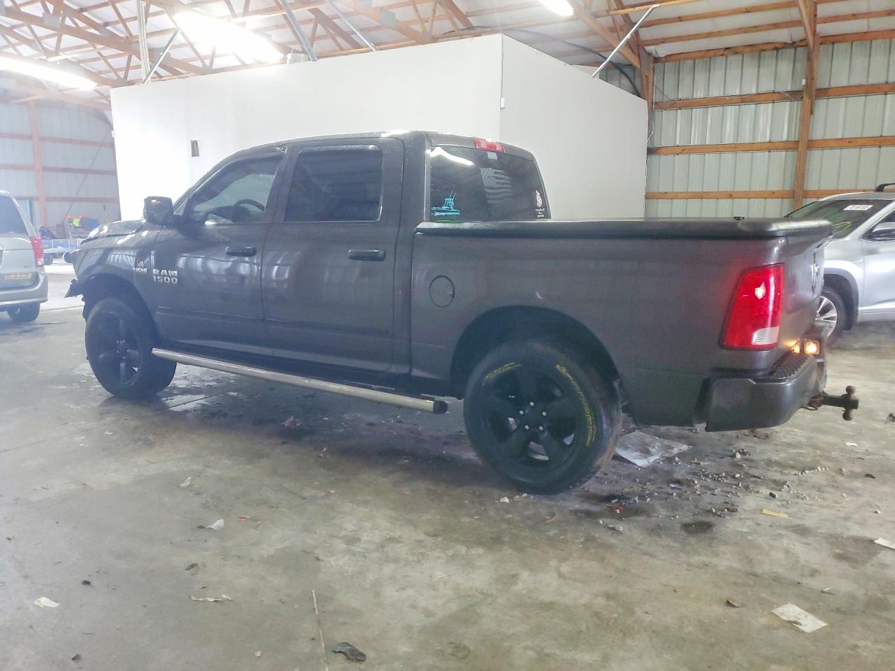 2018 RAM 1500 ST photo 3