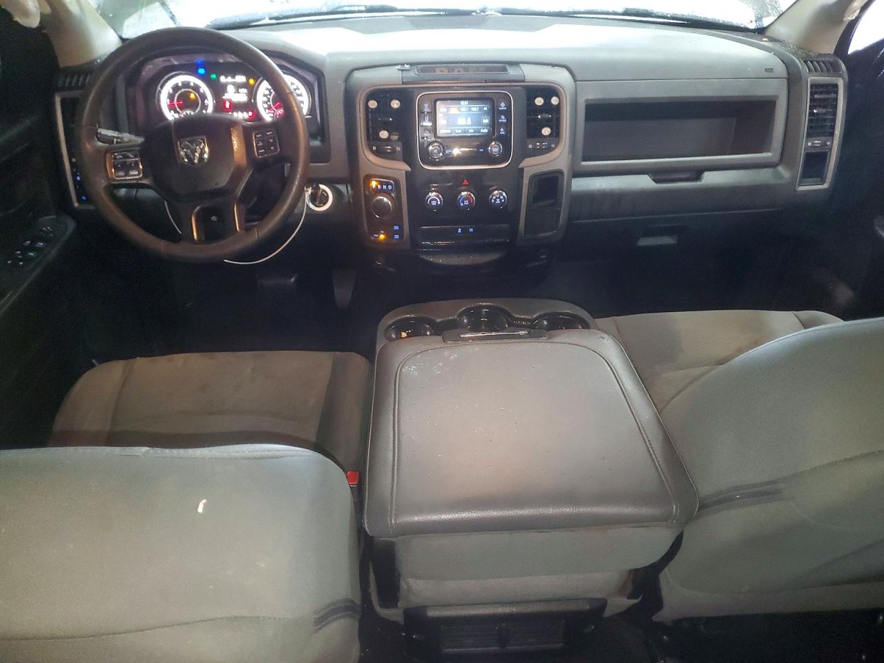 2018 RAM 1500 ST photo 15