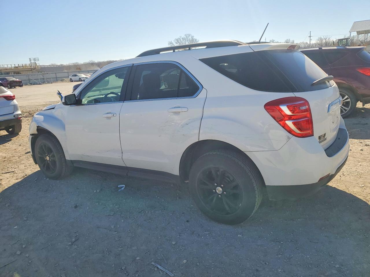 2017 CHEVROLET EQUINOX LT photo 3
