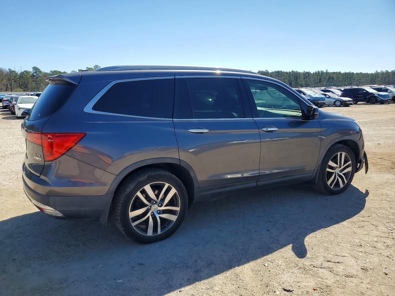 2016 HONDA PILOT ELITE photo 3
